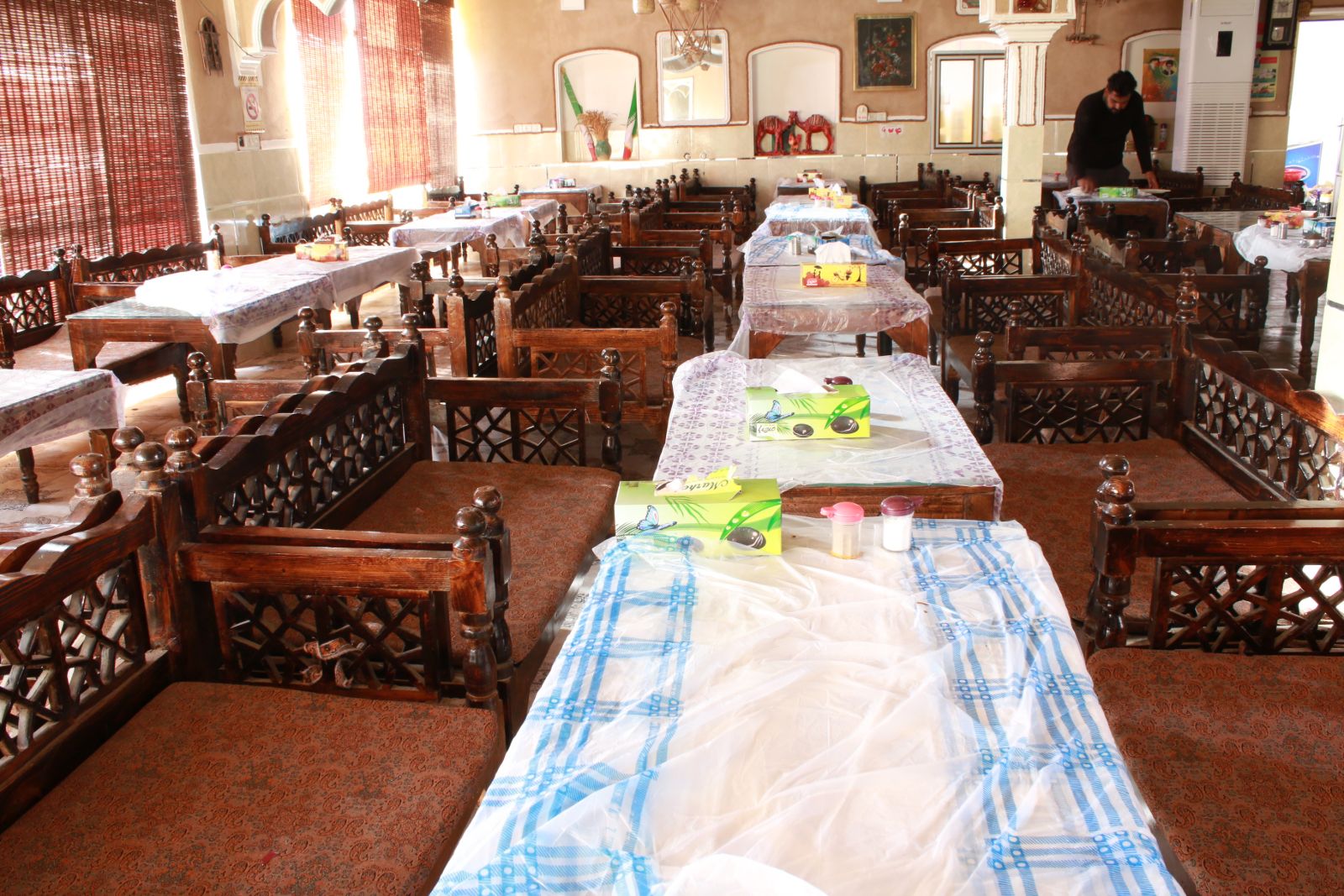 سفره‌خانهٔ سنتی